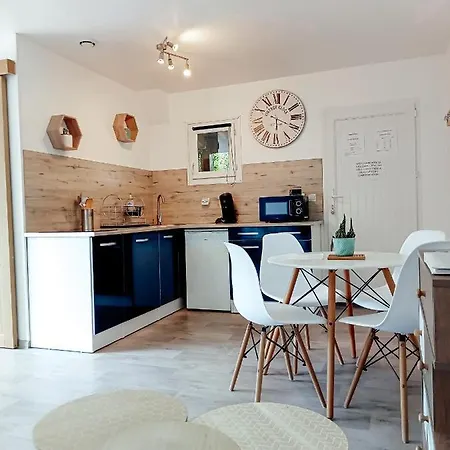 Le Du Pressoir * Gisay